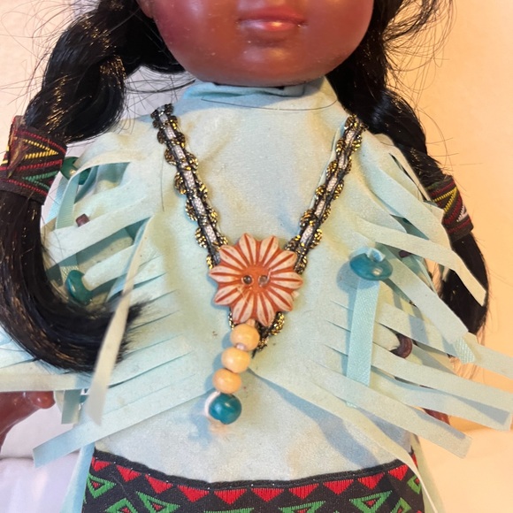 Vintage Native American Doll - Picture 4 of 5